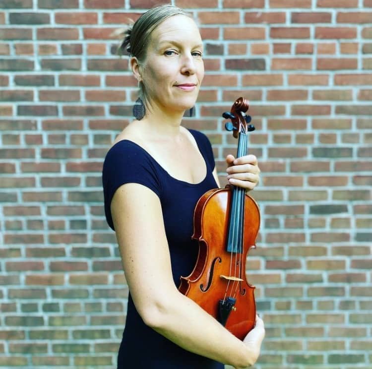 Laura Arpiainen violin ()